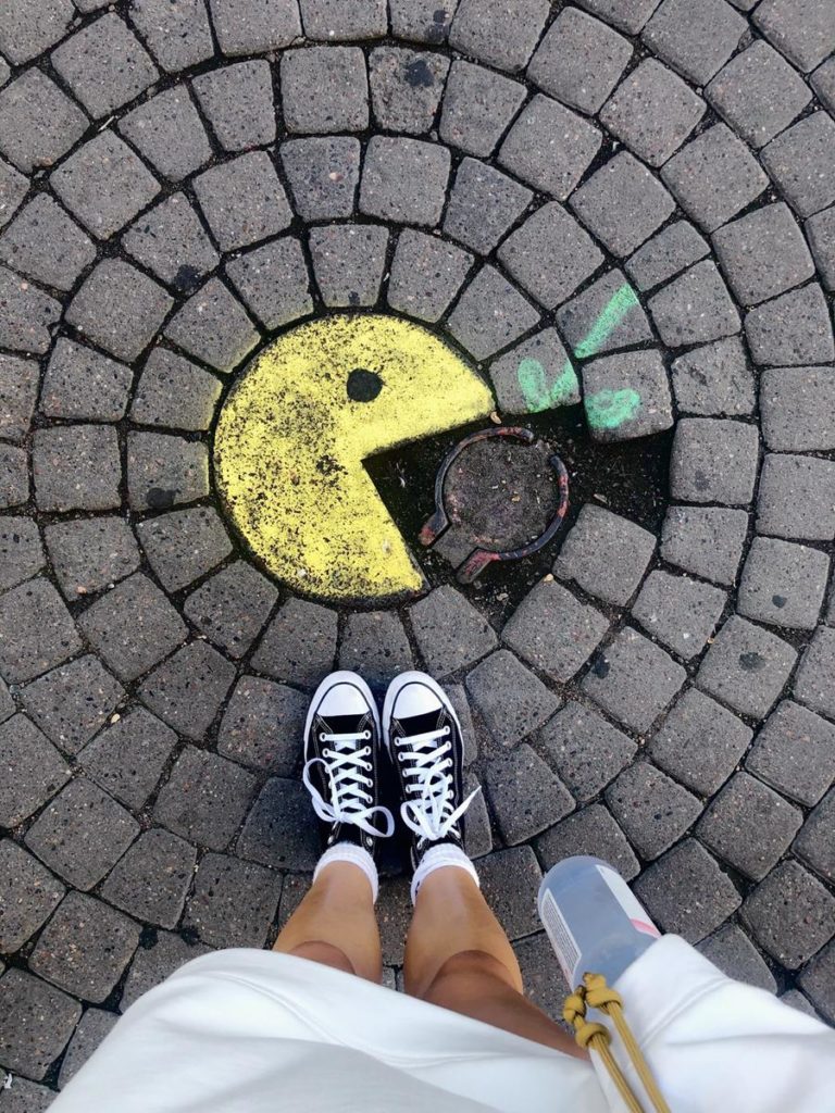 Nowoczesna aranżacja podjazdu z kostki betonowej – inspiracje 2025